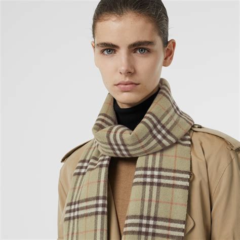 hooded scarf burberry|Burberry scarf 50 cashmere wool.